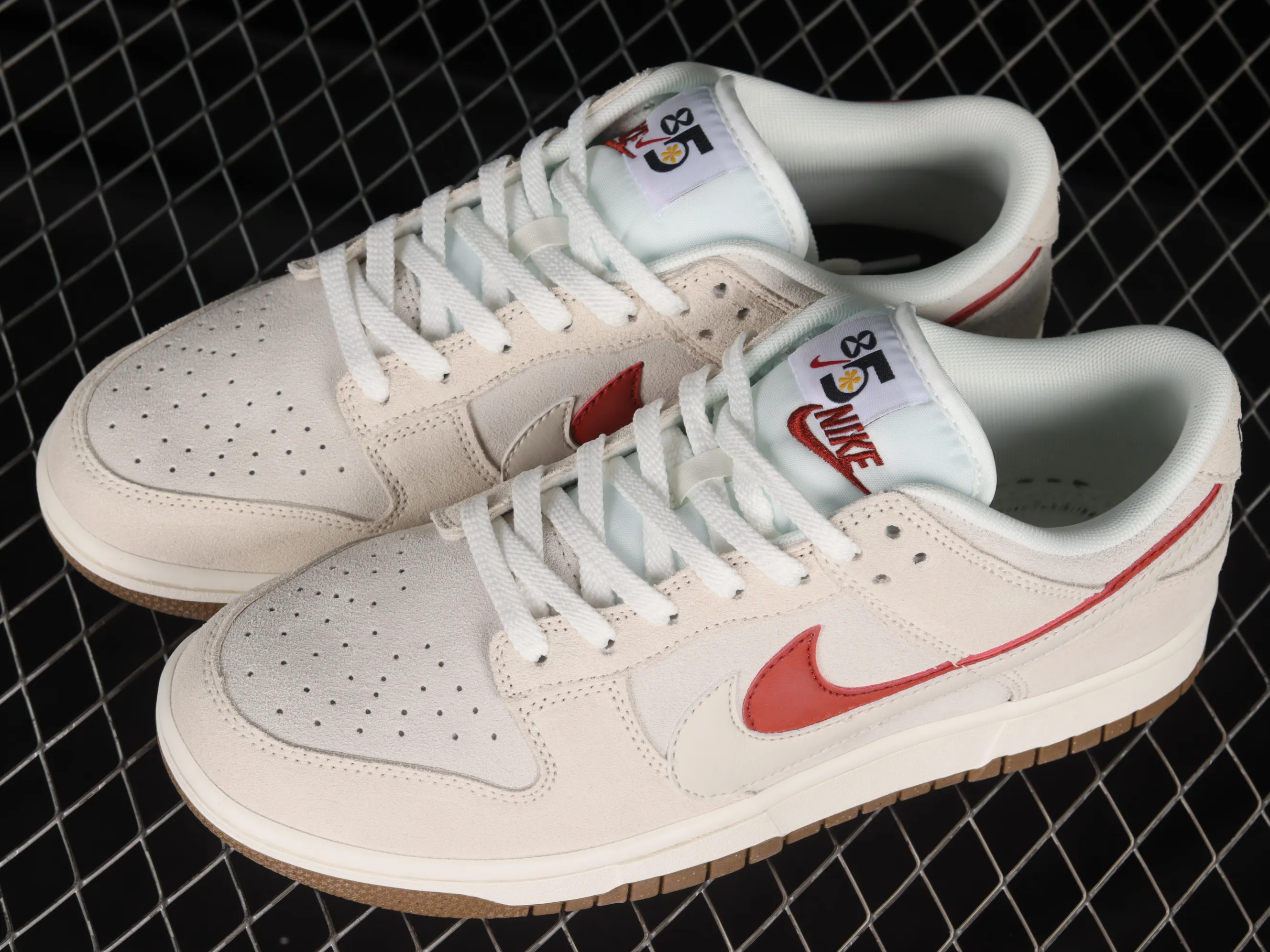 All categories Nk SB Dunk series Nk SB Dunk Low low-top sneakers F version Nk SB Dunk Low "85" gray and red double hook SB low-top sports and leisure sneakers DO9457-100
